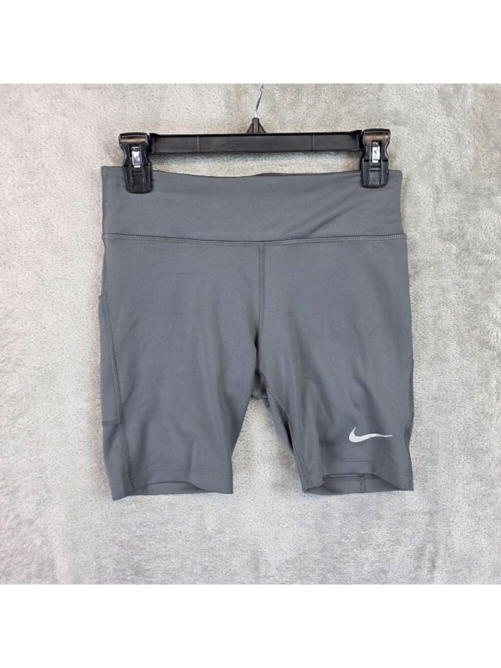 Nike Biker Shorts Womens S Gray Dri-FIT 7 In High Rise Pockets Running Athletic